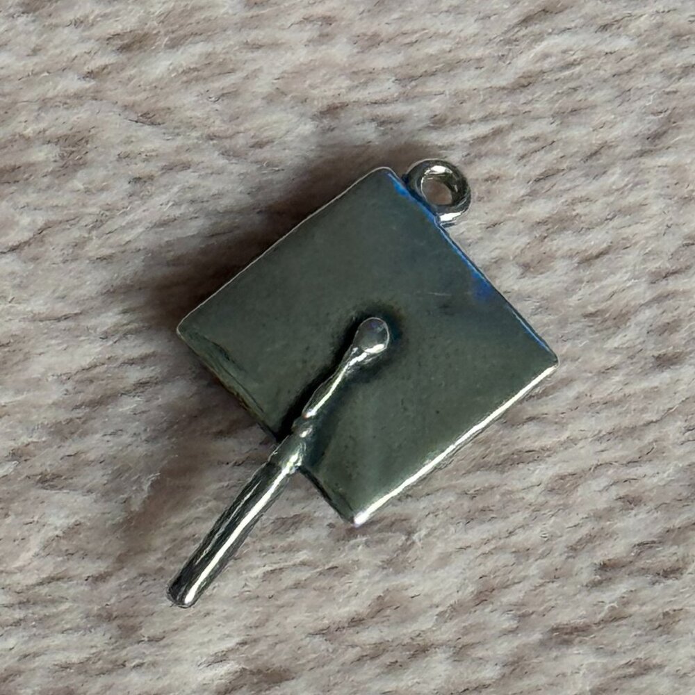 🎓 Retired James Avery Sterling Silver Graduation Cap Charm 🎓
